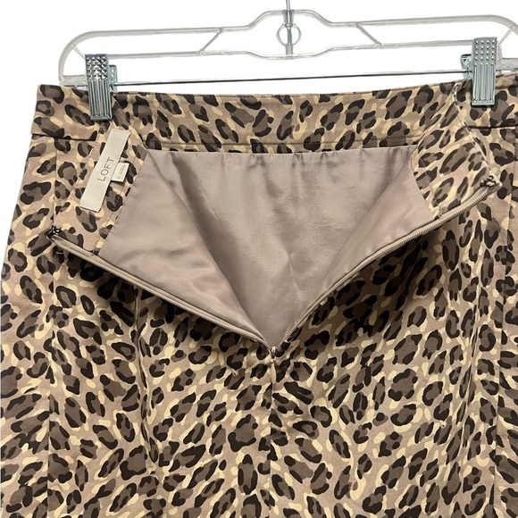 Loft Animal Leopard print pencil skirt. NWOT size 6. Shades of Brown & Tan. - Picture 4 of 10